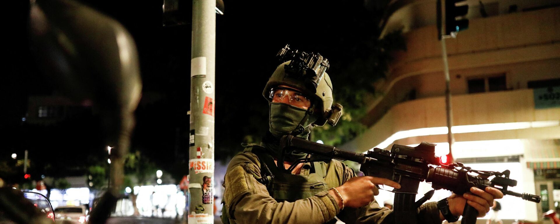 Las fuerzas de seguridad israelíes en el lugar de ataque, en Tel Aviv, 7 de abril de 2022 - Sputnik Mundo, 1920, 08.04.2022