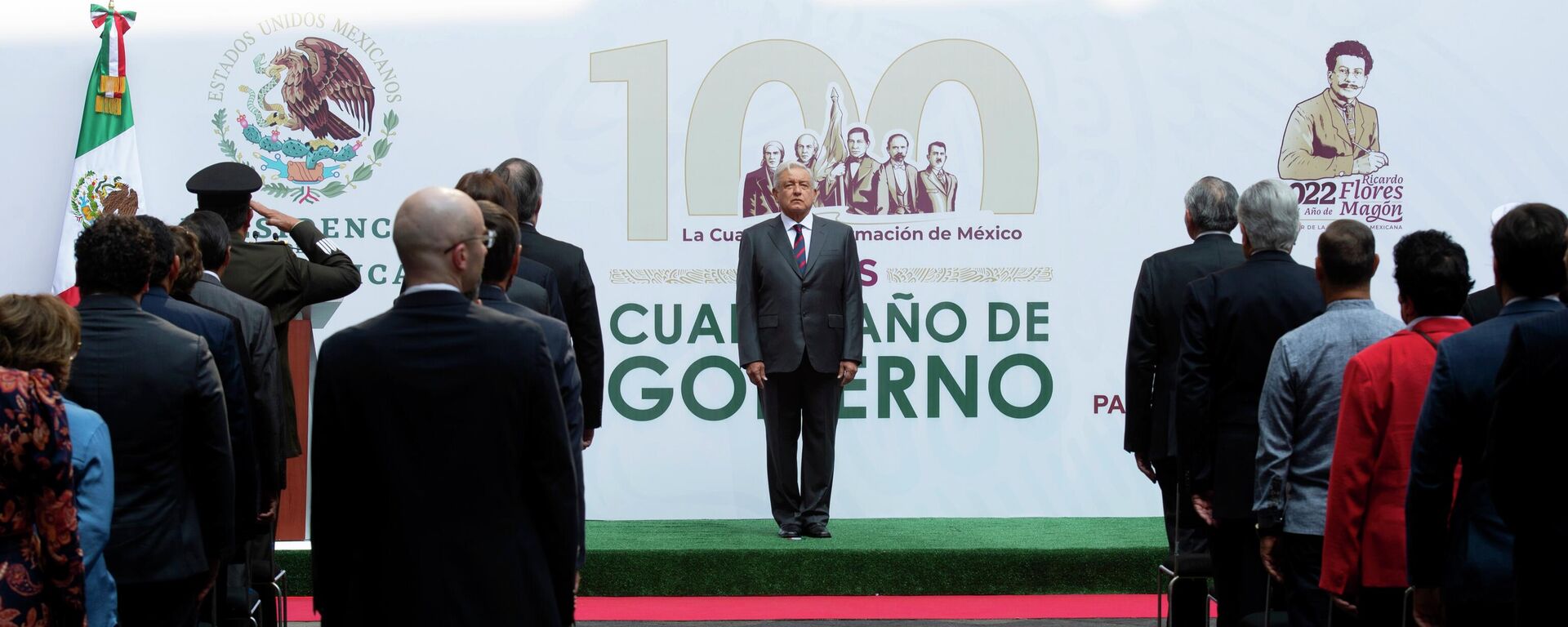 El presidente mexicano Andrés Manuel López Obrador durante su primer informe de gobierno de 2022 - Sputnik Mundo, 1920, 13.04.2022
