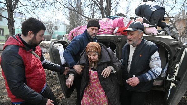 Evacuación de la ciudad ucraniana de Mariúpol a Donetsk - Sputnik Mundo
