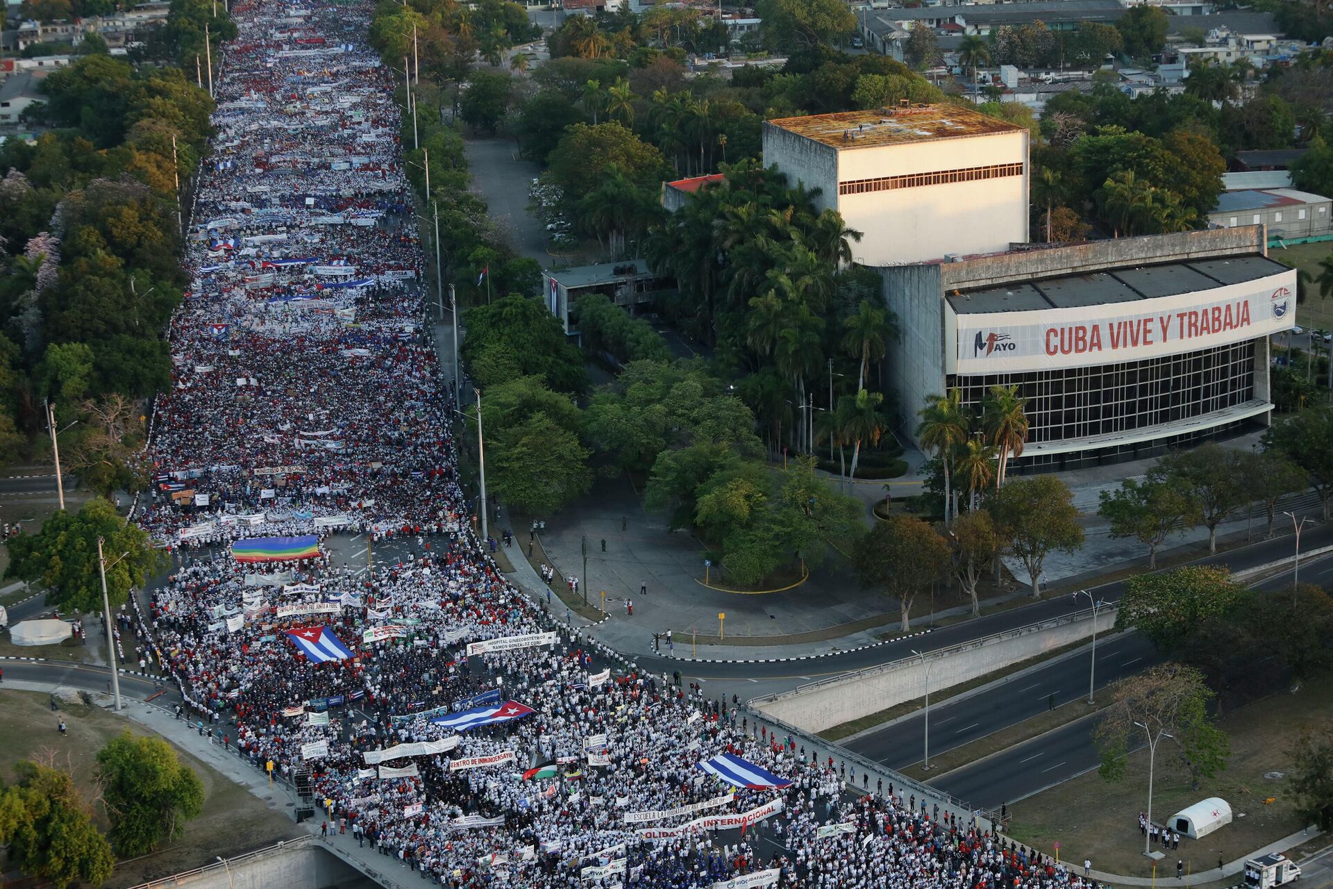 Multitudinaria manifestación en La Habana - Sputnik Mundo, 1920, 01.05.2022