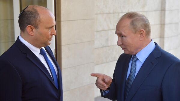 El primer ministro de Israel, Naftali Bennett, y el presidente de Rusia, Vladímir Putin - Sputnik Mundo