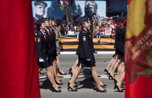 Participantes del desfile militar en honor del 77 aniversario de la Victoria en la Gran Guerra Patria en Simferópol, Crimea. - Sputnik Mundo
