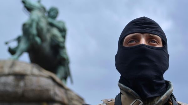 Un recluta del Batallón Azov en Kiev - Sputnik Mundo