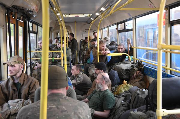 Los combatientes de Azov y los militares ucranianos mantuvieron este bastión durante casi tres meses. Sin embargo, a mediados de mayo, su situación era crítica: se habían quedado sin alimentos ni medicinas y el número de heridos superaba los 600. - Sputnik Mundo