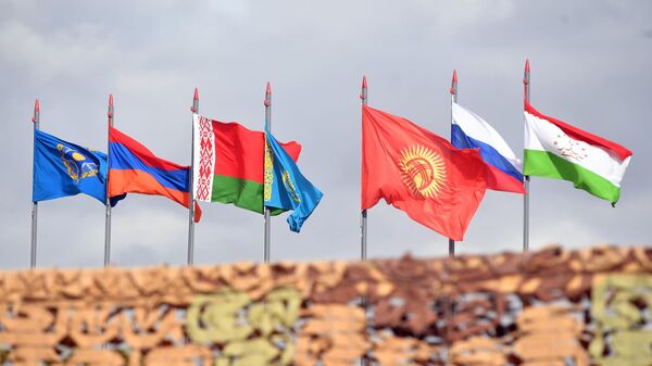 Las banderas de los miembros de la OTSC - Sputnik Mundo