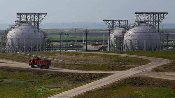 Un terminal de gas natual licuado en Rusia - Sputnik Mundo