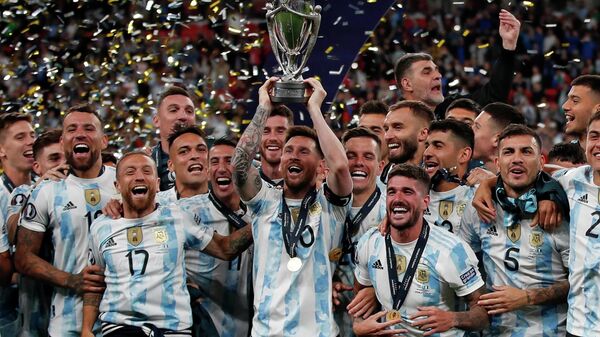 Argentina le gana la Copa Finalissima de fútbol a Italia por goleada, el 1 de junio del 2022 - Sputnik Mundo