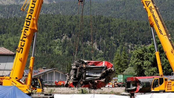 Las consecuencias del descarrilamiento de tren de pasajeros ocurrido el 3 de junio en el sur de Alemania - Sputnik Mundo