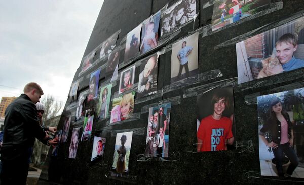 Desde 2014 hasta 2022, más de 100 niños murieron por los constantes ataques ucranianos en Donbás. - Sputnik Mundo