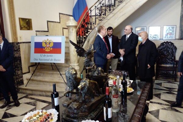 Acto realizado en la Embajada rusa en Uruguay con motivo del Día de Rusia, fiesta nacional celebrada el 12 de junio - Sputnik Mundo