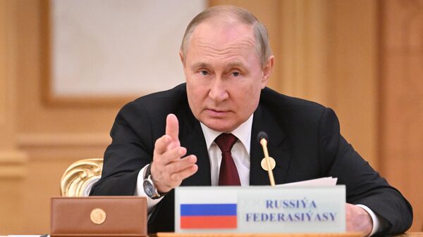 Vladímir Putin, el presidente ruso al participa en la VI Cumbre del mar Caspio - Sputnik Mundo
