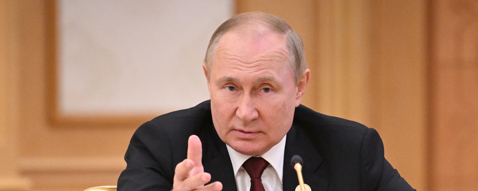 Vladímir Putin, el presidente ruso al participa en la VI Cumbre del mar Caspio - Sputnik Mundo, 1920, 04.09.2022