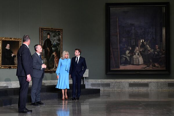 Un total de unas 60 personas, incluidos los reyes Felipe y Letizia, se reunieron para cenar en el Museo del Prado. La cena se celebró a puerta cerrada. - Sputnik Mundo