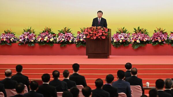 El presidente de China, Xi Jinping, en Hong Kong - Sputnik Mundo