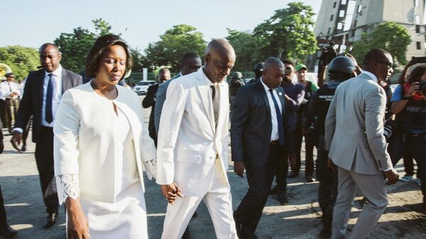 Martine Étienne, la ex primera dama junto al expresidente de Haití, Jovenel Moise - Sputnik Mundo