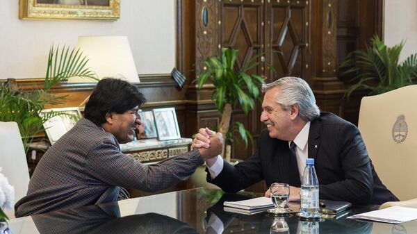 El presidente de Argentina, Alberto Fernández, y el exmandatario de Bolivia, Evo Morales - Sputnik Mundo