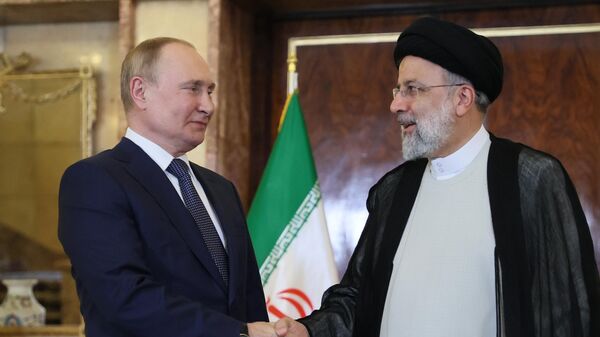 El presidente ruso, Vladímir Putin, en una reunión con el presidente iraní, Ebrahim Raisi - Sputnik Mundo