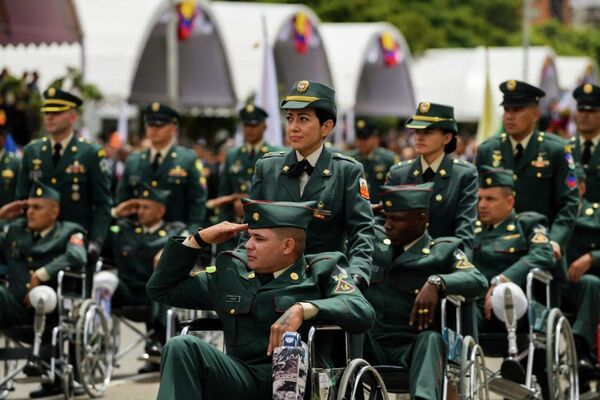 Colombia celebra 212 años de independencia con desfile militar - Sputnik Mundo