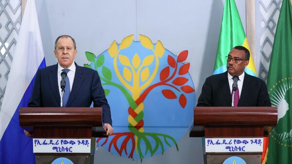 El ministro de Exteriores ruso, Serguéi Lavrov, y su homólogo etíope, Demeke Mekonnen  - Sputnik Mundo