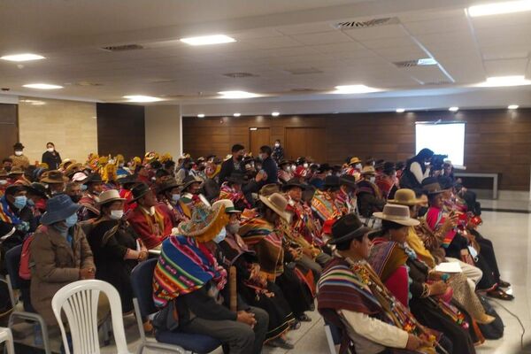 Campesinos del salar de Uyuni presentaron su propuesta de ley de litio en Bolivia - Sputnik Mundo
