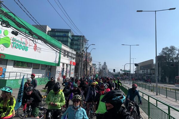 Ciclo-marcha por el Apruebo en Santiago - Sputnik Mundo