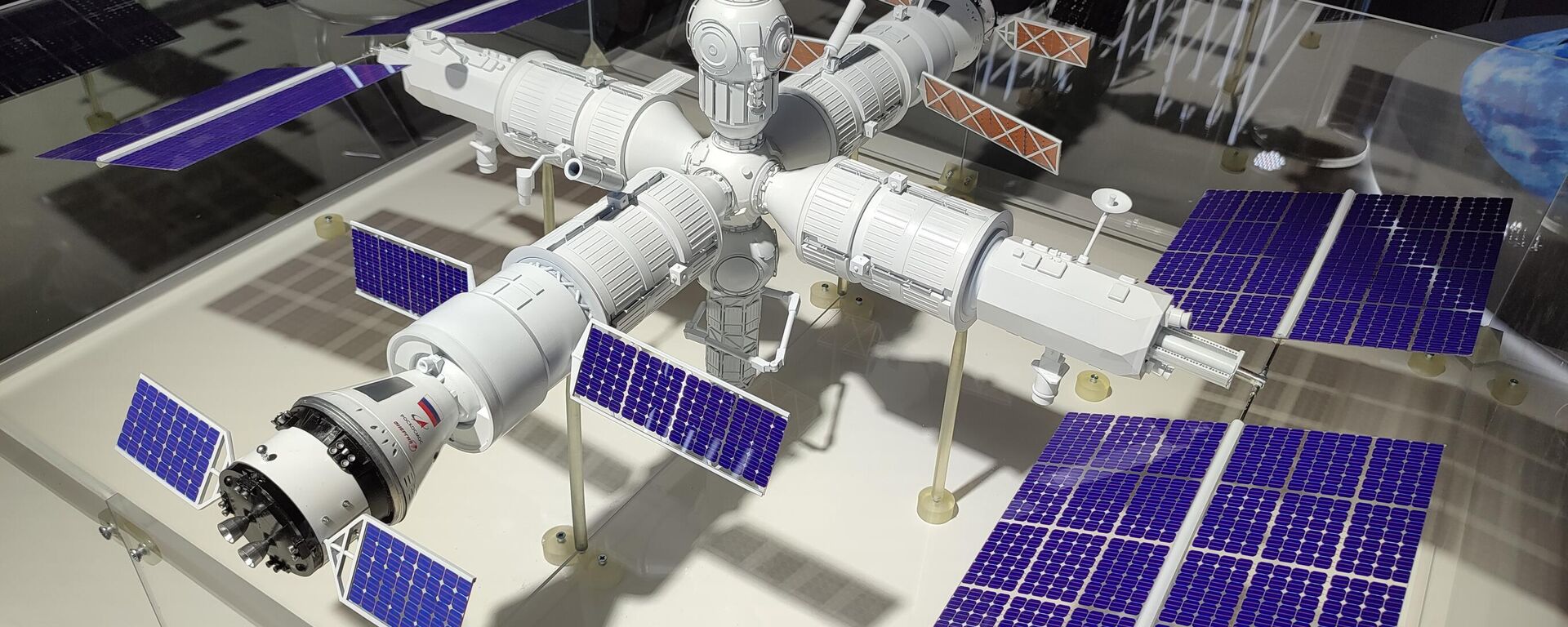 Maqueta de la futura estación orbital rusa presentada en el Foro Army 2022 - Sputnik Mundo, 1920, 24.01.2023