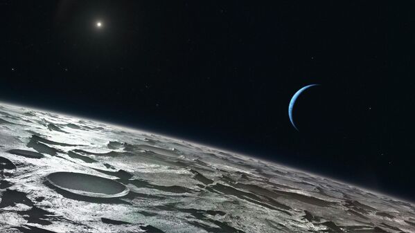 Así es como se vería el cielo sobre Tritón, la luna más grande de Neptuno. Un artista representó el Sol como una estrella distante a la izquierda y el mismo Neptuno es una media luna azul a la derecha sobre la superficie de Tritón. - Sputnik Mundo