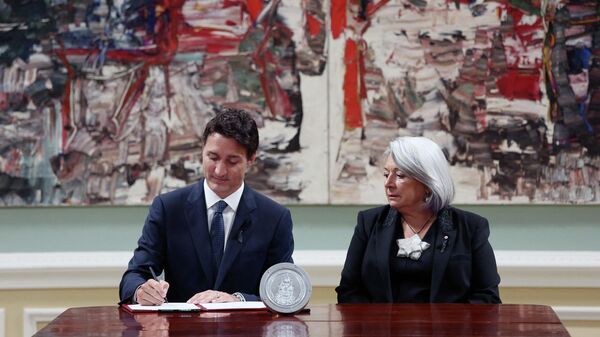El primer ministro de Canadá, Justin Trudeau y la gobernadora general, Mary Simon - Sputnik Mundo