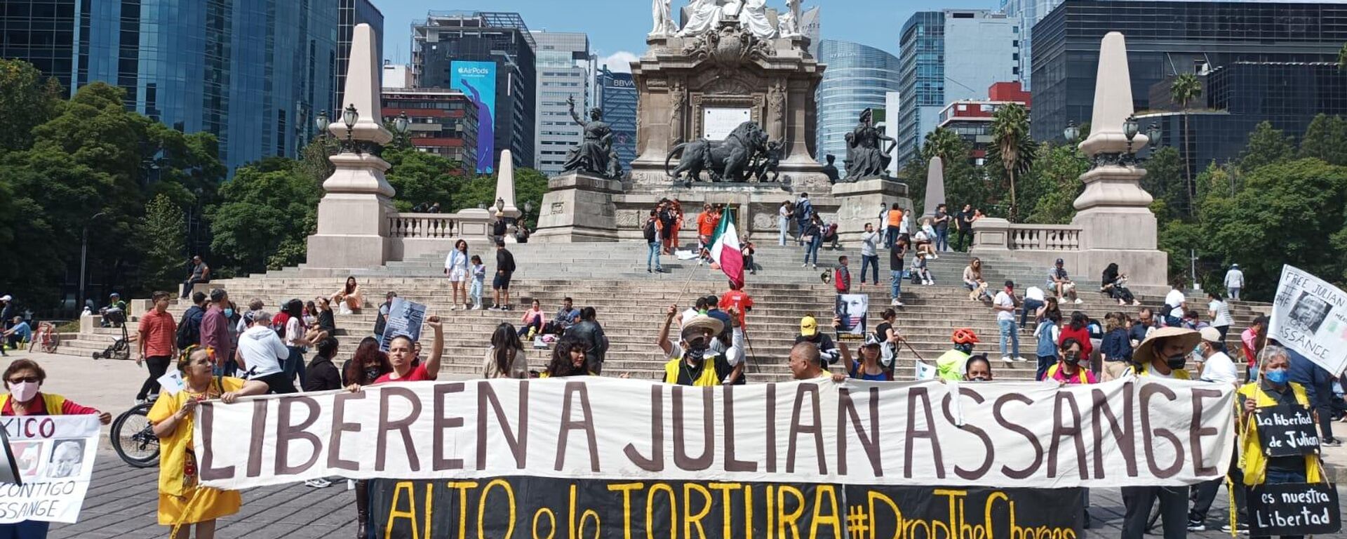 Protesta por la libertad de Julian Assange en la ciudad de México  - Sputnik Mundo, 1920, 20.02.2024