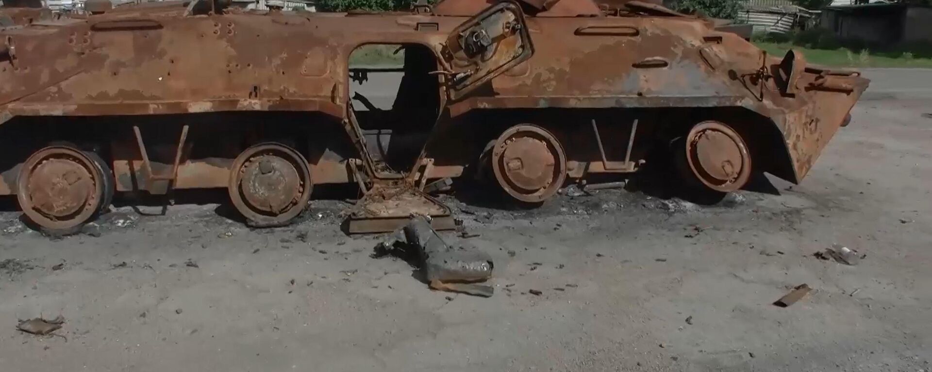 Un vehículo de transporte blindado ucraniano destruido en el frente de Nikolaev - Sputnik Mundo, 1920, 12.09.2022