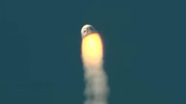 La cápsula de tripulación del cohete New Shepard se eyecta tras detectar una anomalía en su funcionamiento - Sputnik Mundo