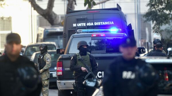 Policía custodia a los acusados del intento de magnicidio de la vicepresidenta Cristina Fernández, en Argentina - Sputnik Mundo