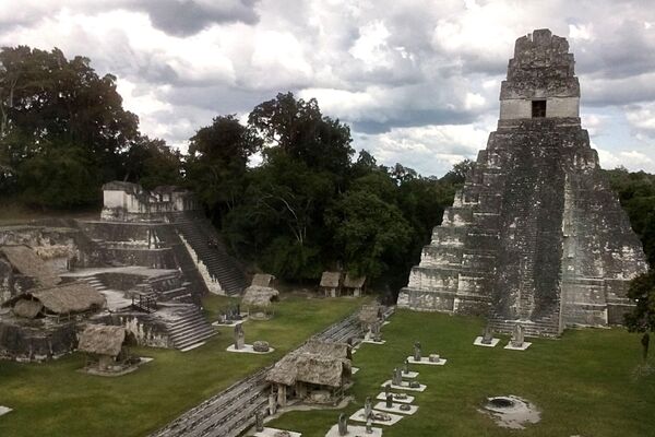 Tikal, centro urbano y yacimiento arqueológico maya en Guatemala - Sputnik Mundo