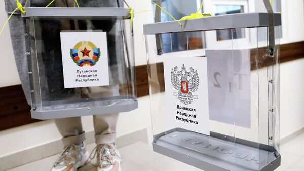Los residentes de Donetsk, Lugansk, Jersón y Zaporiyia votan sobre la adhesión a Rusia - Sputnik Mundo