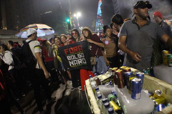 Celebraciones de partidarios del Partido de los Trabajadores (PT) en la tradicional Avenida Paulista  - Sputnik Mundo