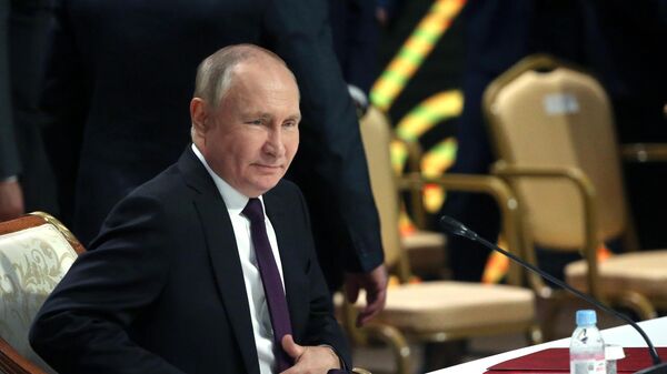 El presidente ruso Vladimir Putin - Sputnik Mundo