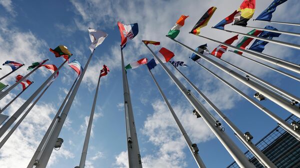 Las banderas de los países miembros de la Unión Europea - Sputnik Mundo