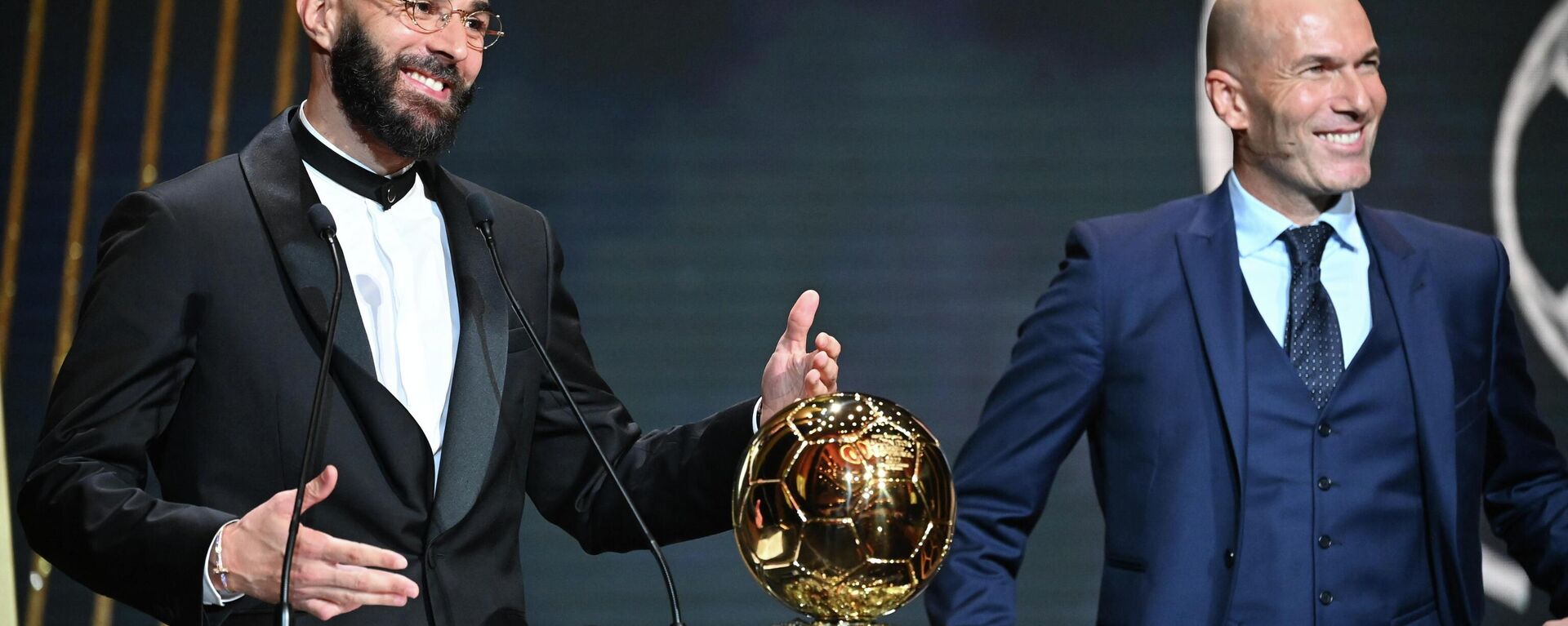 Karim Benzema se lleva el Balón de Oro 2022 - Sputnik Mundo, 1920, 17.10.2022