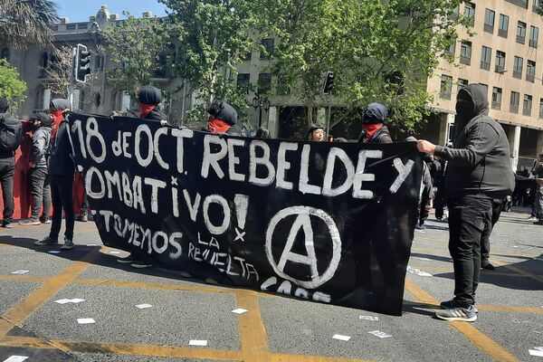 Manifestación por los tres años del estallido social de 2019 en Chile - Sputnik Mundo