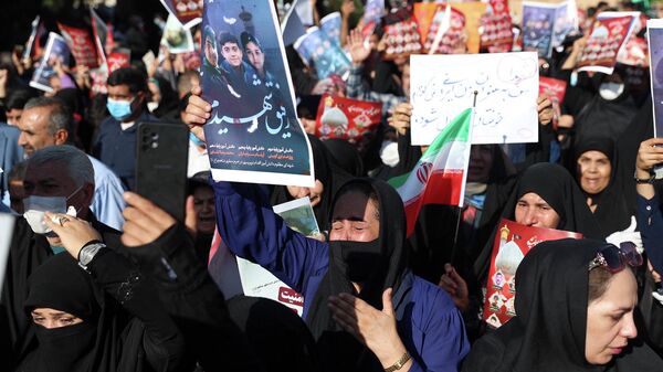 Irán acusa a Occidente de provocar el ataque en Shiraz por medio de protestas - Sputnik Mundo