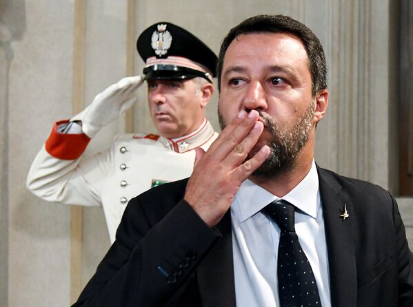 El político italiano, uno de los líderes de la Liga del Norte, Matteo Salvini, que está dejando su cargo de vice primer ministro y ministro del Interior tras la crisis de Gobierno, Roma, en agosto de 2019. - Sputnik Mundo