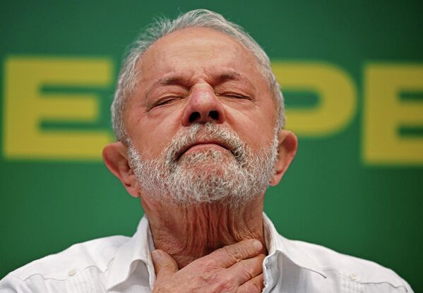 El presidente electo de Brasil, Lula da Silva, durante una rueda de prensa en Río de Janeiro antes de la primera vuelta de las elecciones, el 30 de septiembre de 2022. - Sputnik Mundo