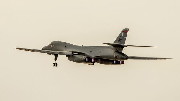 Imagen de un bombardero B-1B en una operación en Catar en 2018. - Sputnik Mundo
