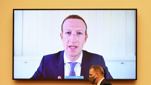 El fundador de Facebook, hoy Meta, Mark Zuckerberg, durante una declaración al Capitolio. - Sputnik Mundo