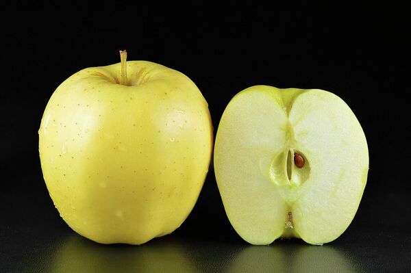 Manzanas Golden (imagen referencial) - Sputnik Mundo