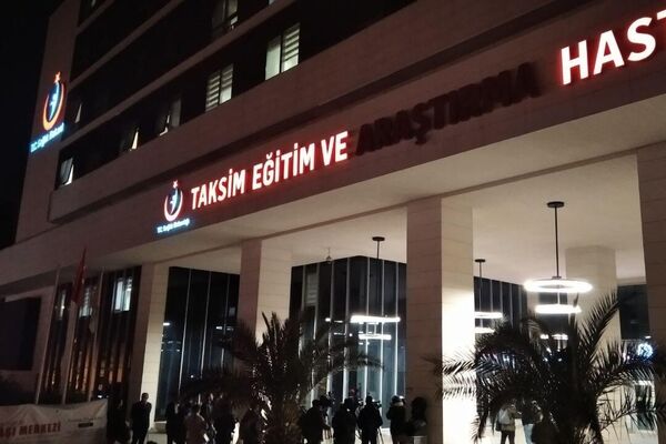 Hospital al que se trasladó a las víctimas del atentado en Estambul. - Sputnik Mundo