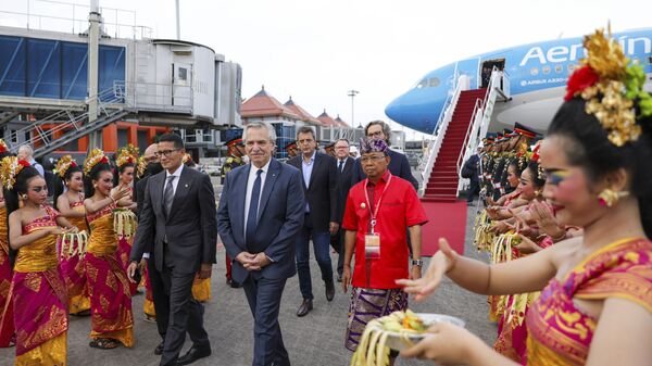 El presidente Alberto Fernández encabeza la comitiva argentina en la cumbre del G20 en Indonesia - Sputnik Mundo