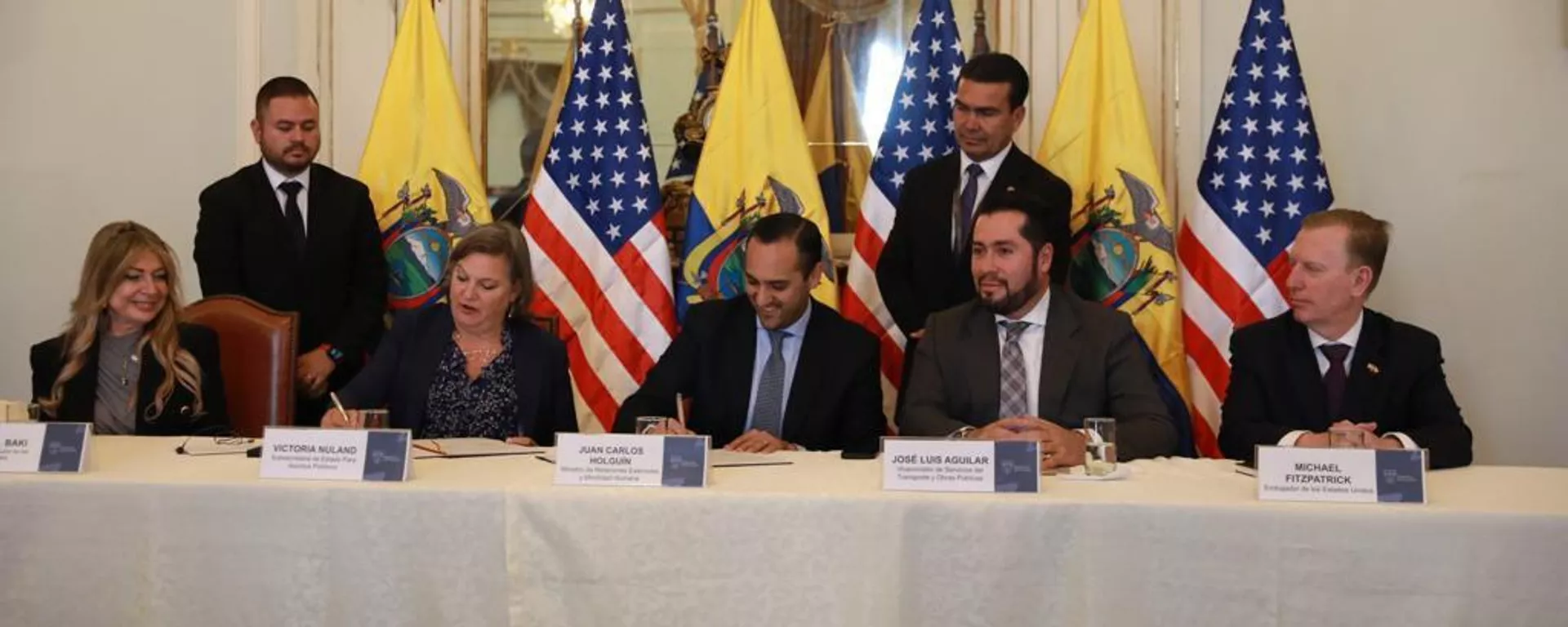 Firma de un convenio de cielos abiertos entre Estados Unidos y Ecuador. - Sputnik Mundo, 1920, 26.01.2024