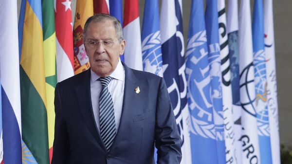 El ministro de Asuntos Exteriores de Rusia, Serguéi Lavrov, llega a la cumbre de líderes del G20 en Bali, el 15 de noviembre de 2022 - Sputnik Mundo