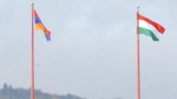 Banderas de Armenia y Hungría - Sputnik Mundo